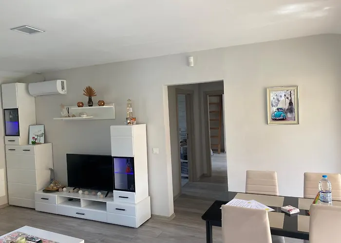 House Sunlight Dom wakacyjny Vranino