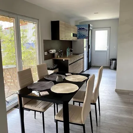 House Sunlight * Vranino