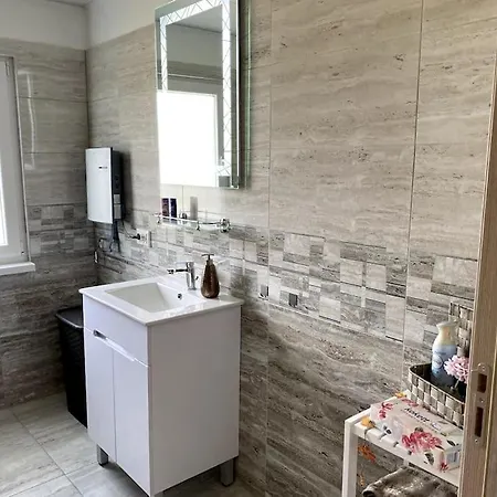 House Sunlight * Vranino